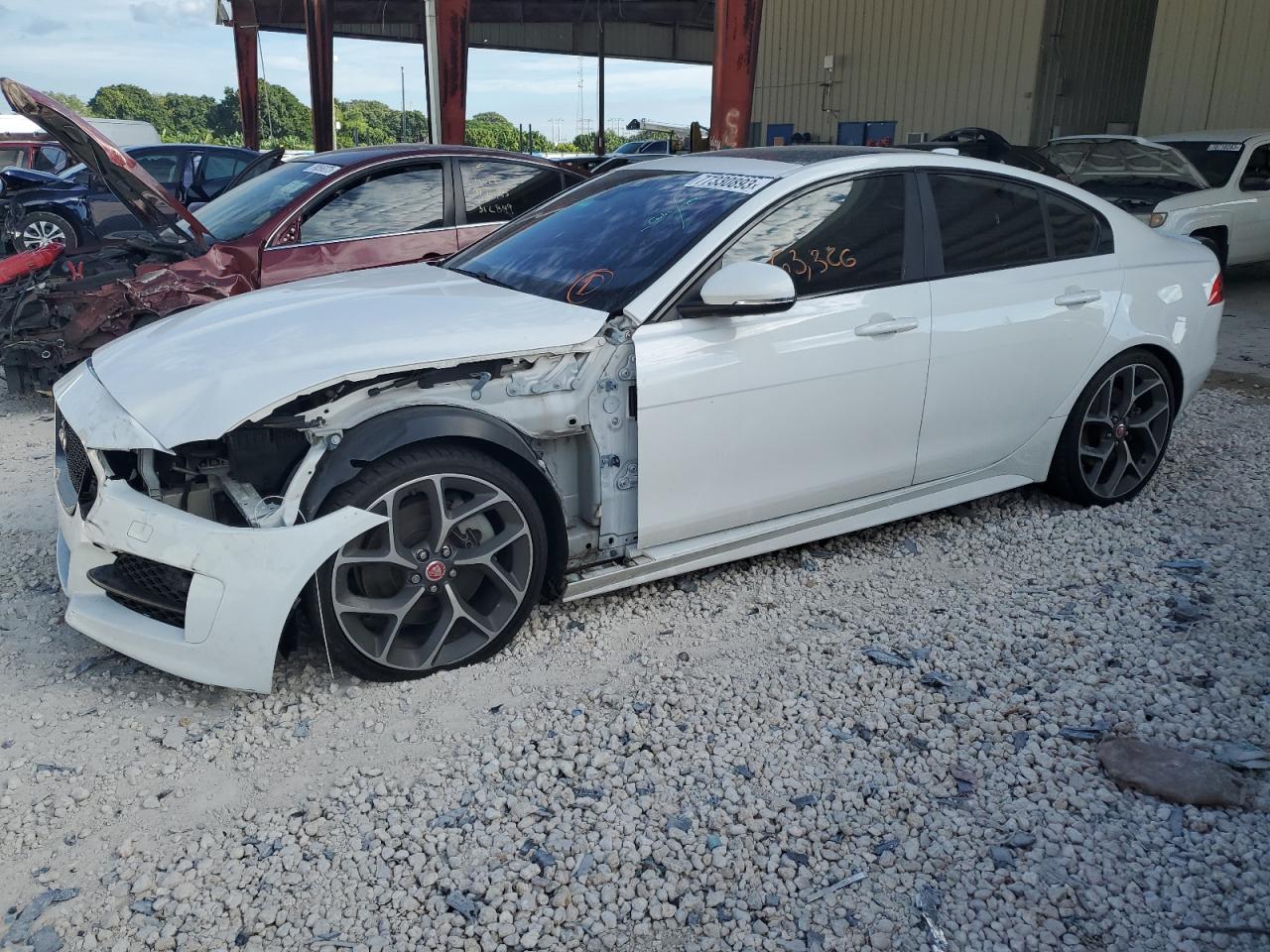 Obraz 2017 JAGUAR XE R - SPORT 2017