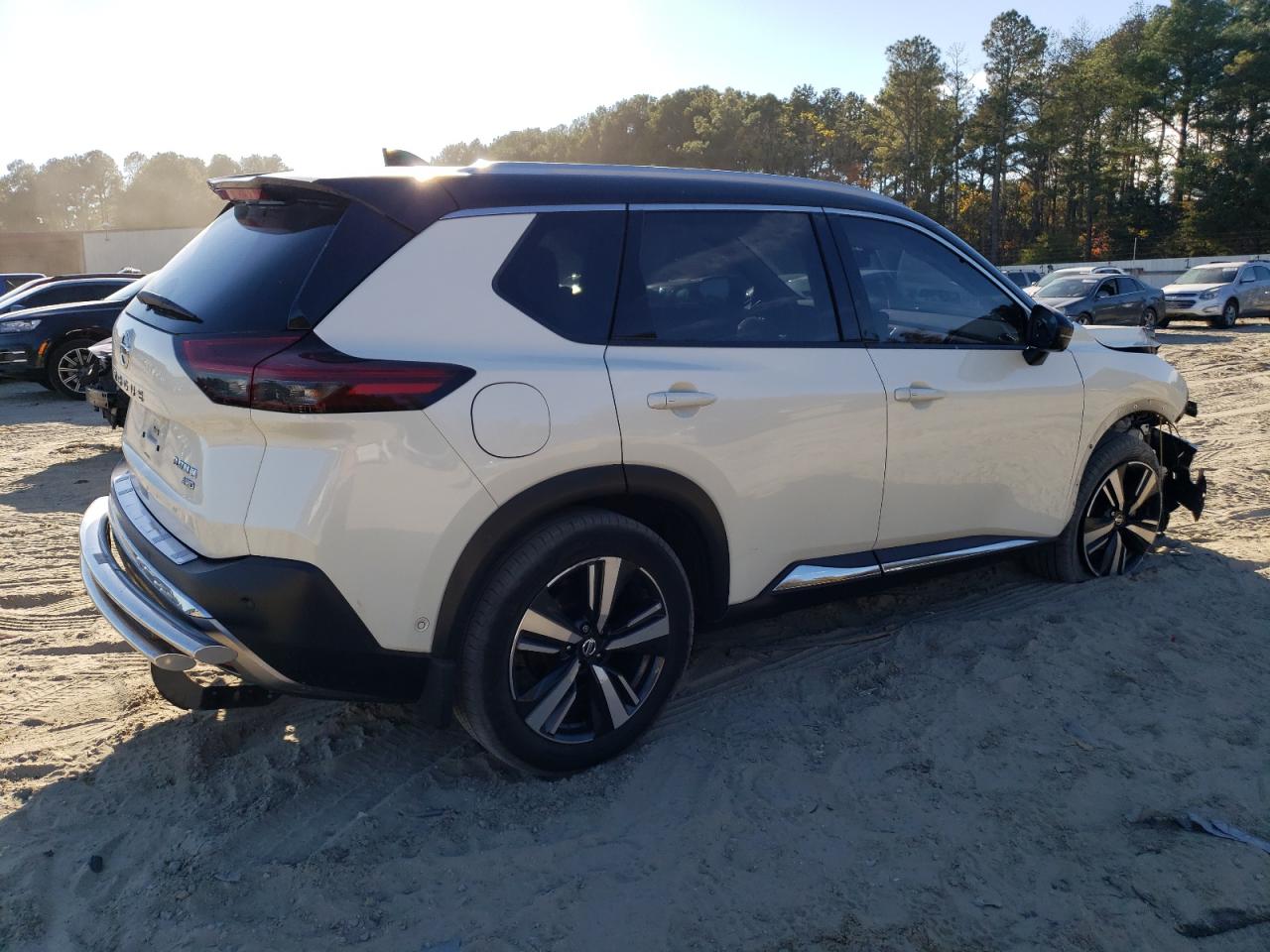 Obraz 3 z 2021 NISSAN ROGUE PLATINUM 2021 z VIN JN8AT3DDXMW305720