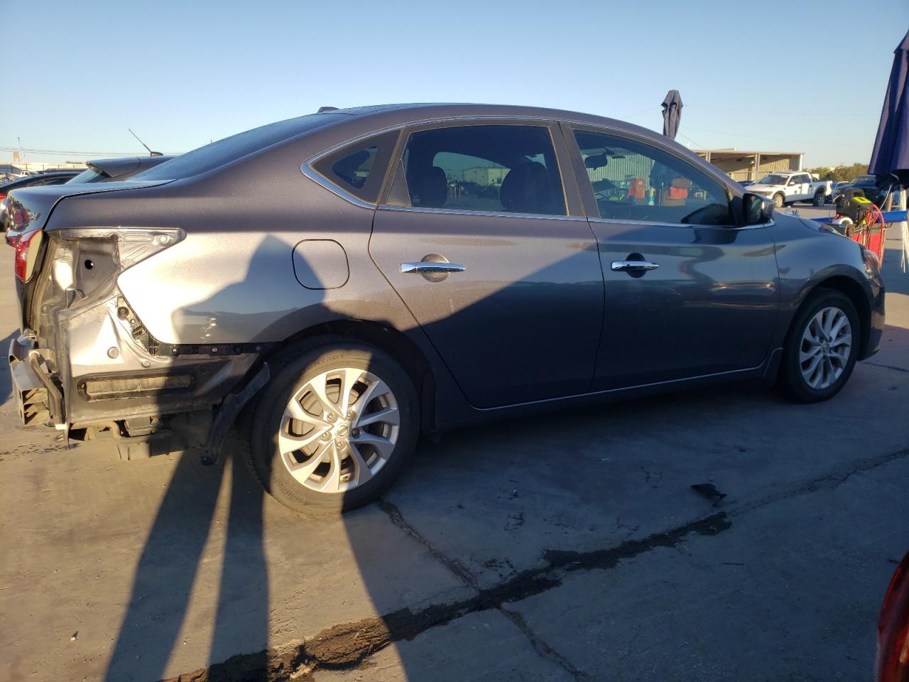 Obraz 3 z 2018 NISSAN SENTRA S 2018 z VIN 3N1AB7AP9JY296679