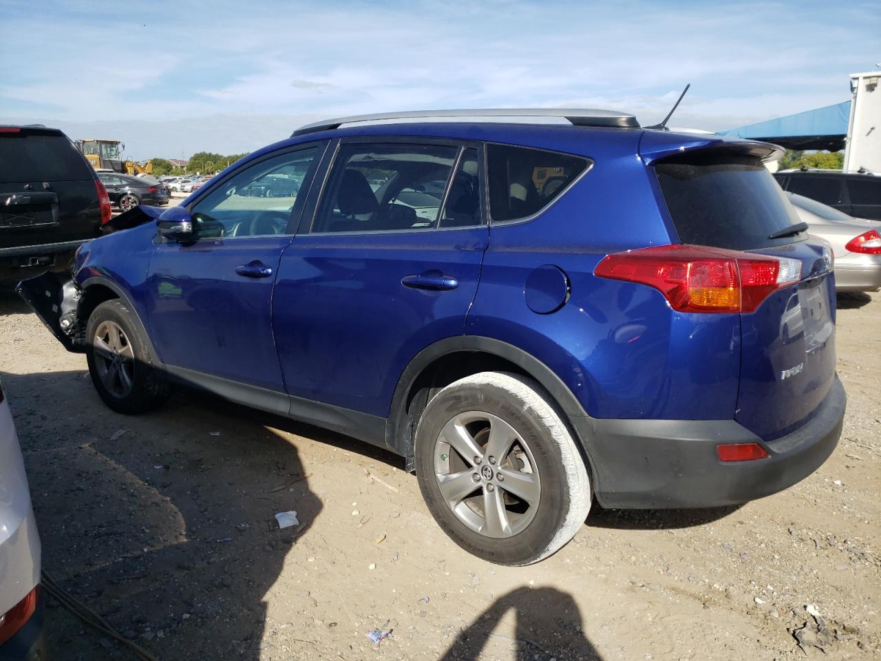 Obraz 2 z 2015 TOYOTA RAV4 XLE 2015 z VIN 2T3RFREV6FW232850
