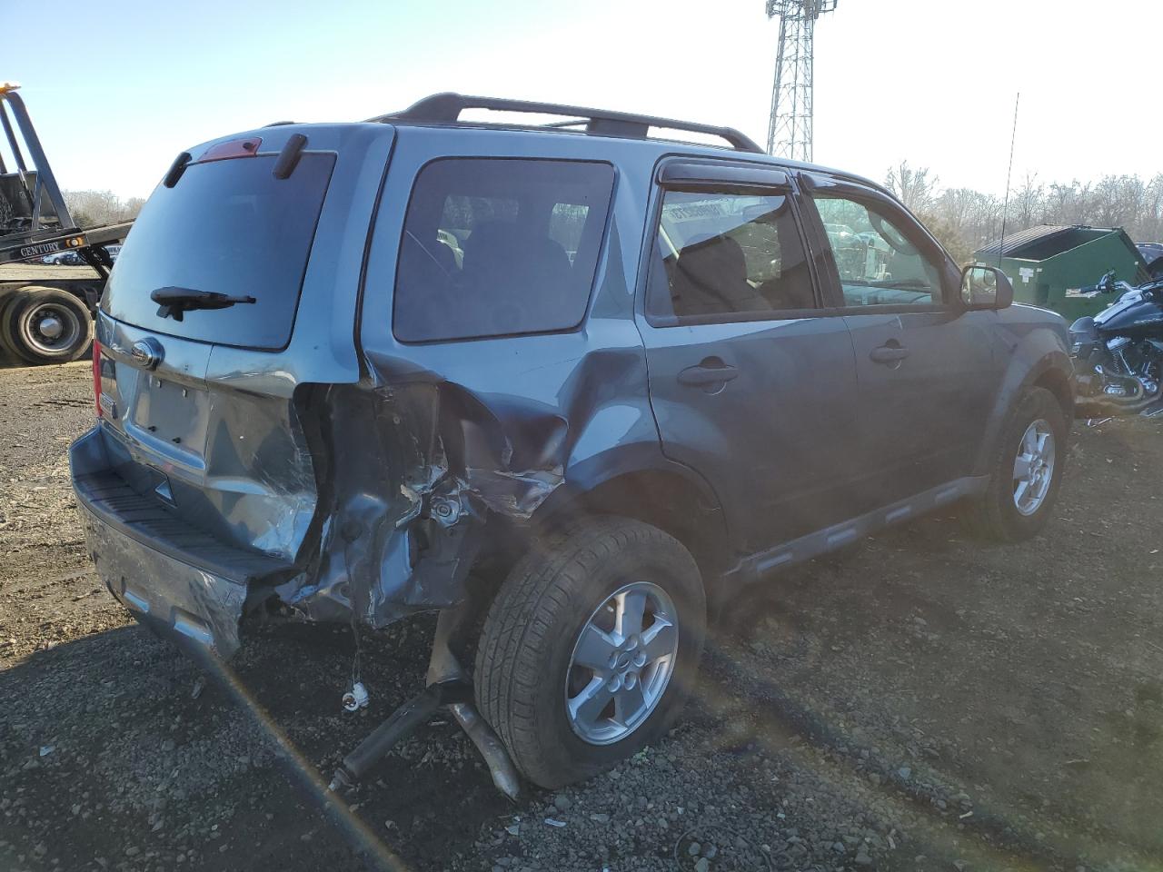 Image 3 of 2010 FORD ESCAPE XLT 2010 with VIN 1FMCU0D75AKD36768