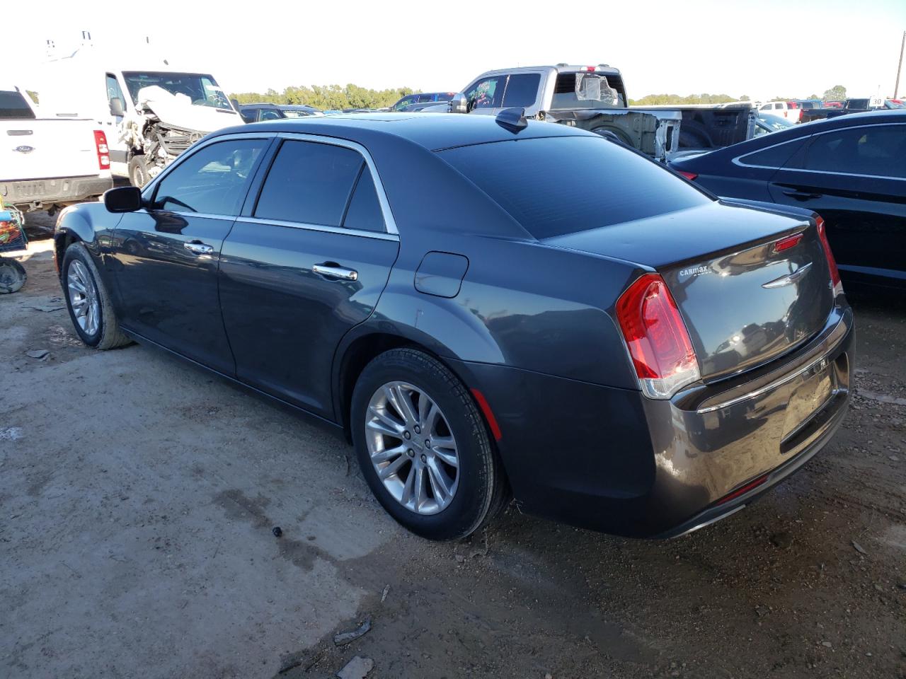 Изображение 2 2016 CHRYSLER 300C  2016 с VIN 2C3CCAEG3GH342939