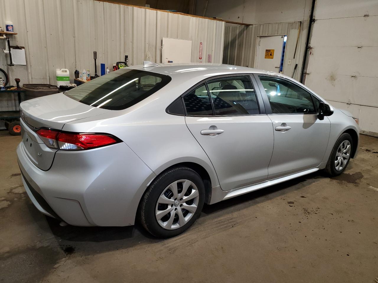 Изображение 3 2022 TOYOTA COROLLA LE 2022 с VIN 5YFEPMAE9NP318702