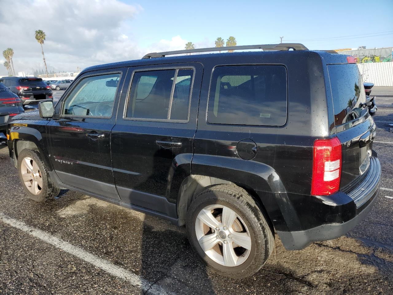 Изображение 2 2017 JEEP PATRIOT LATITUDE 2017 с VIN 1C4NJPFB0HD182260