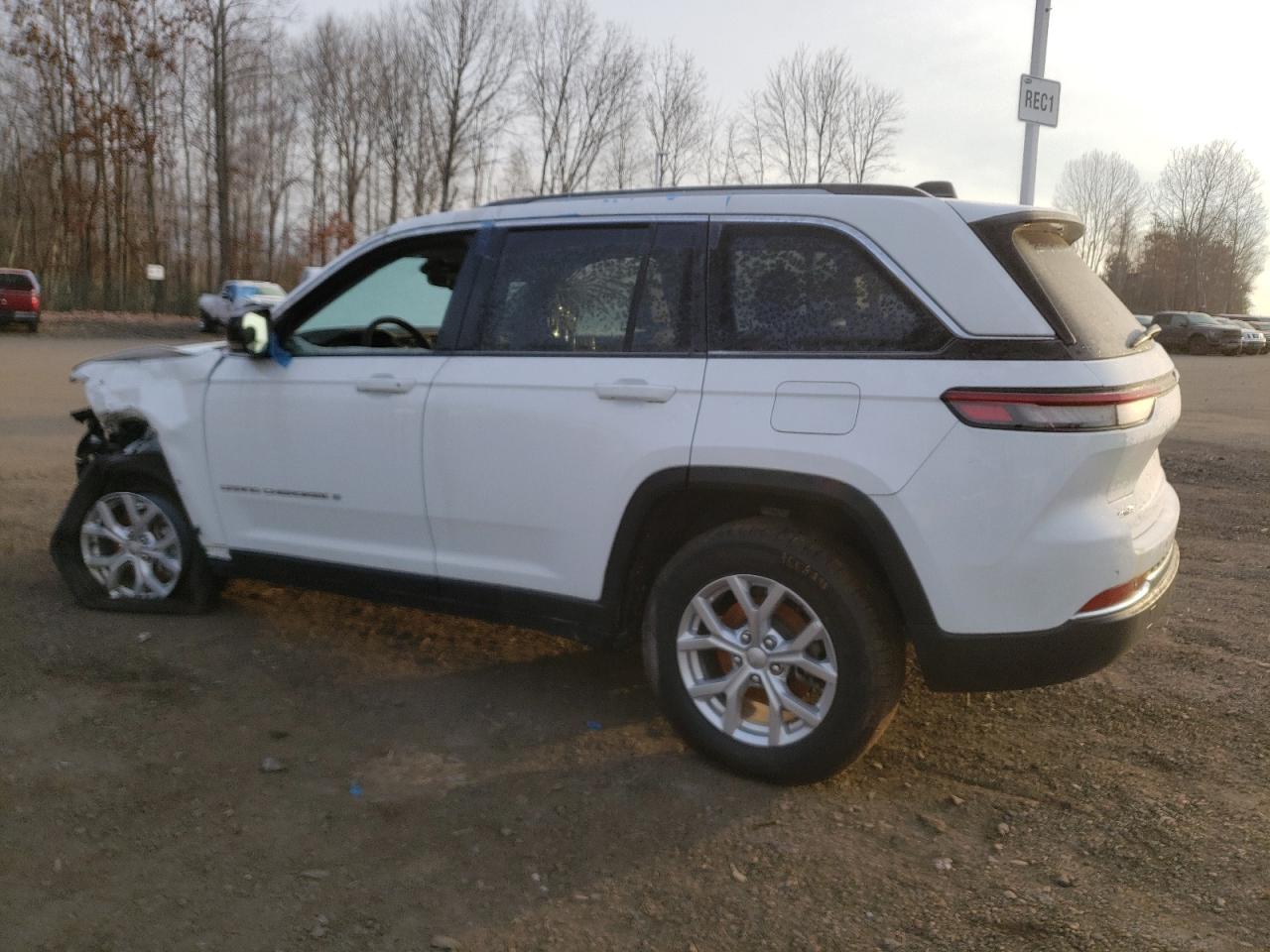 Image 2 of 2023 JEEP GRAND CHEROKEE LIMITED 2023 with VIN 1C4RJHBG5PC510706