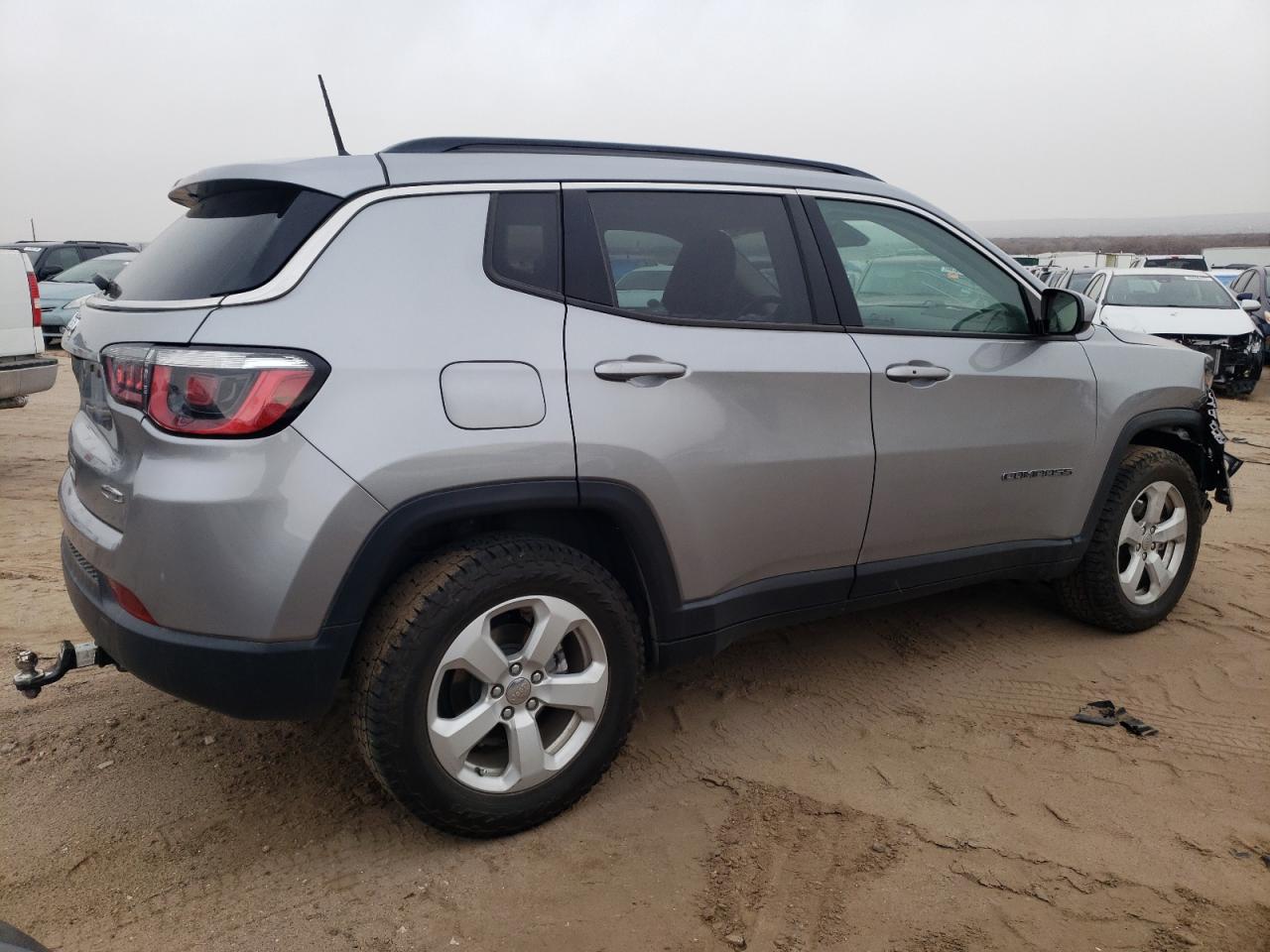 Image 3 of 2018 JEEP COMPASS LATITUDE 2018 with VIN 3C4NJDBB2JT262888