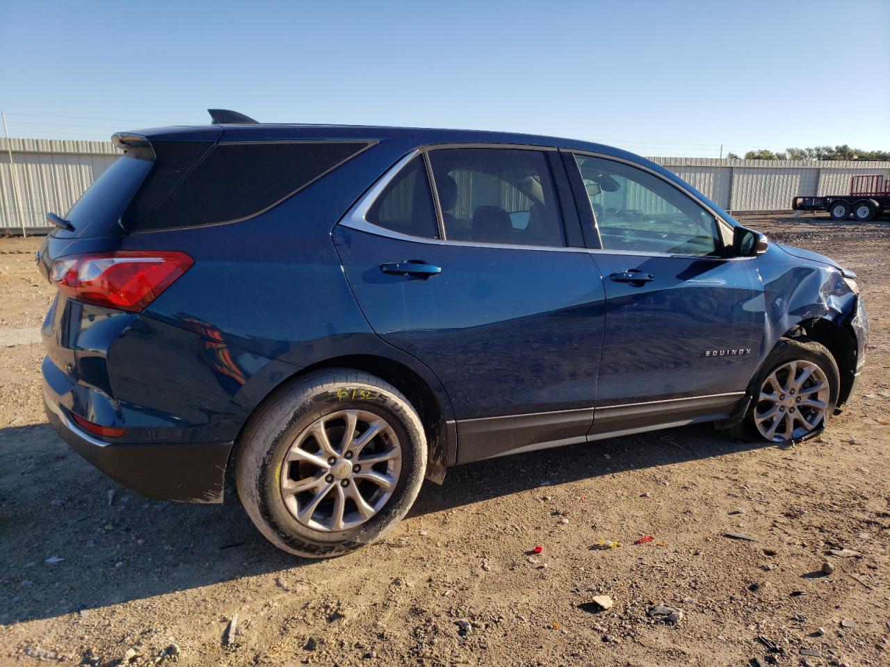 Obraz 3 z 2020 CHEVROLET EQUINOX LT 2020 z VIN 2GNAXKEVXL6209992