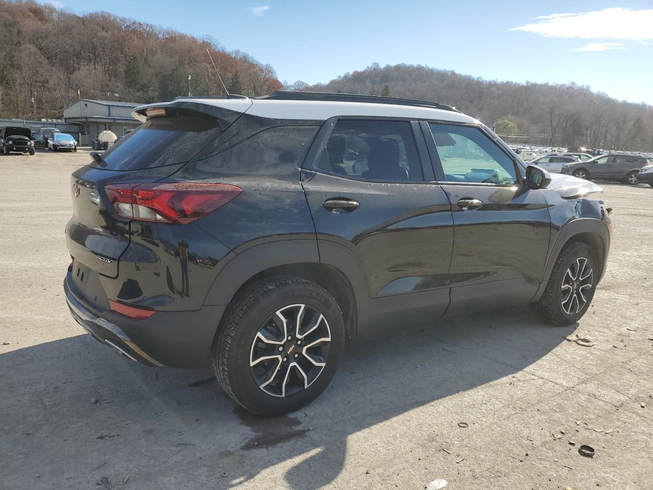 Image 3 of 2021 CHEVROLET TRAILBLAZER ACTIV 2021 with VIN KL79MSSL9MB073406