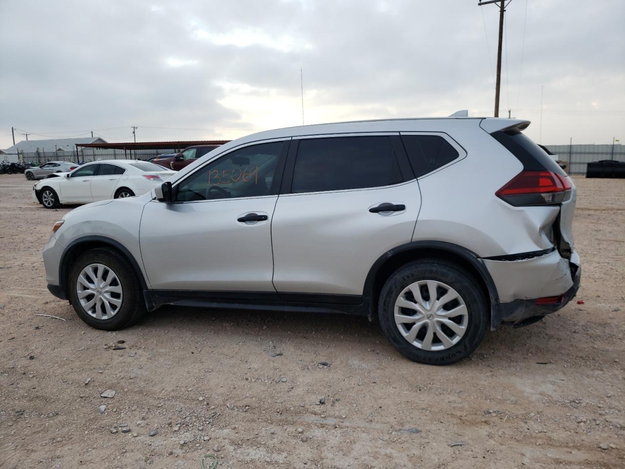 Image 2 of 2018 NISSAN ROGUE S 2018 with VIN JN8AT2MT1JW460508