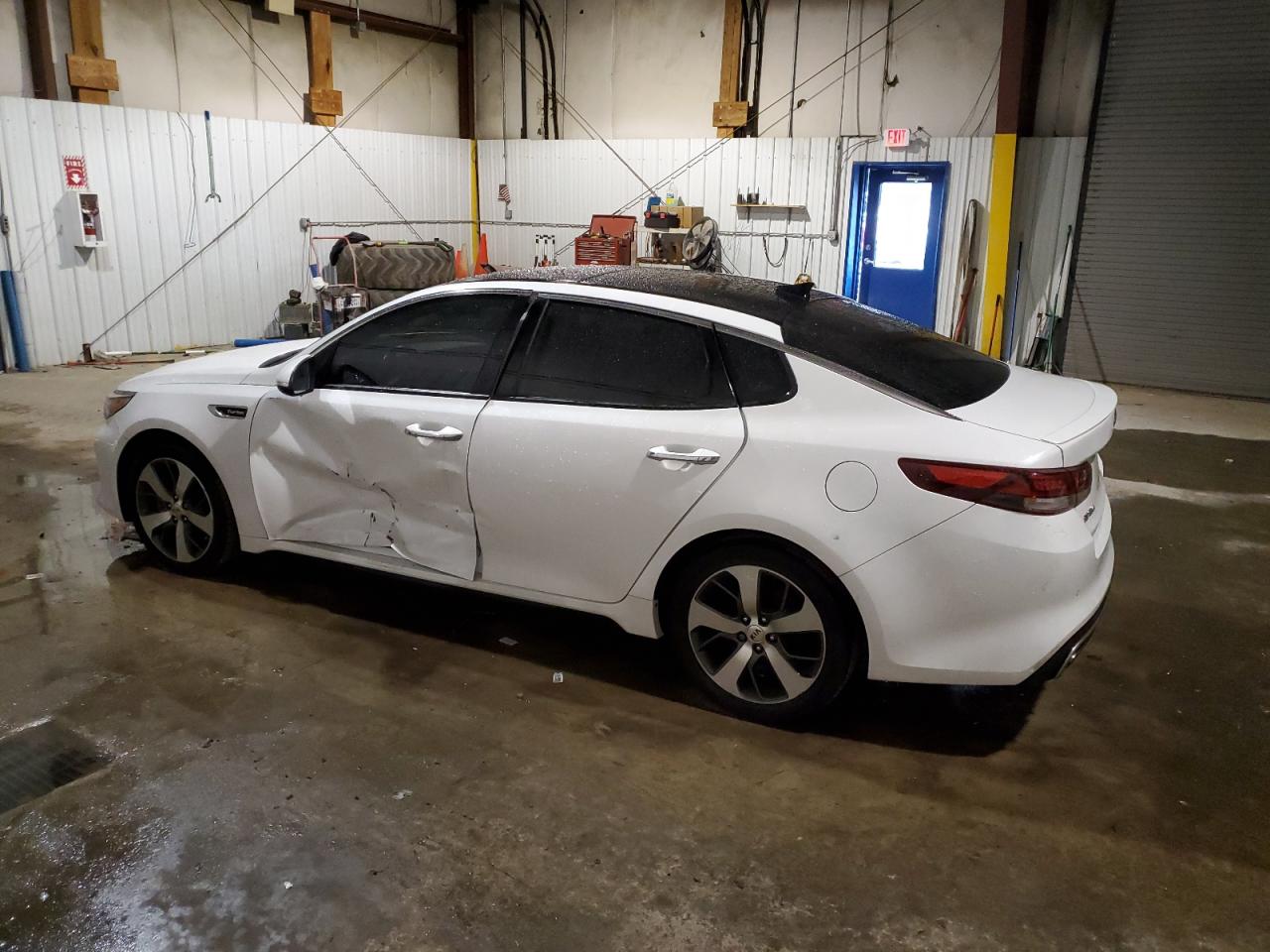 Image 2 of 2016 KIA OPTIMA SX 2016 with VIN 5XXGW4L2XGG024624