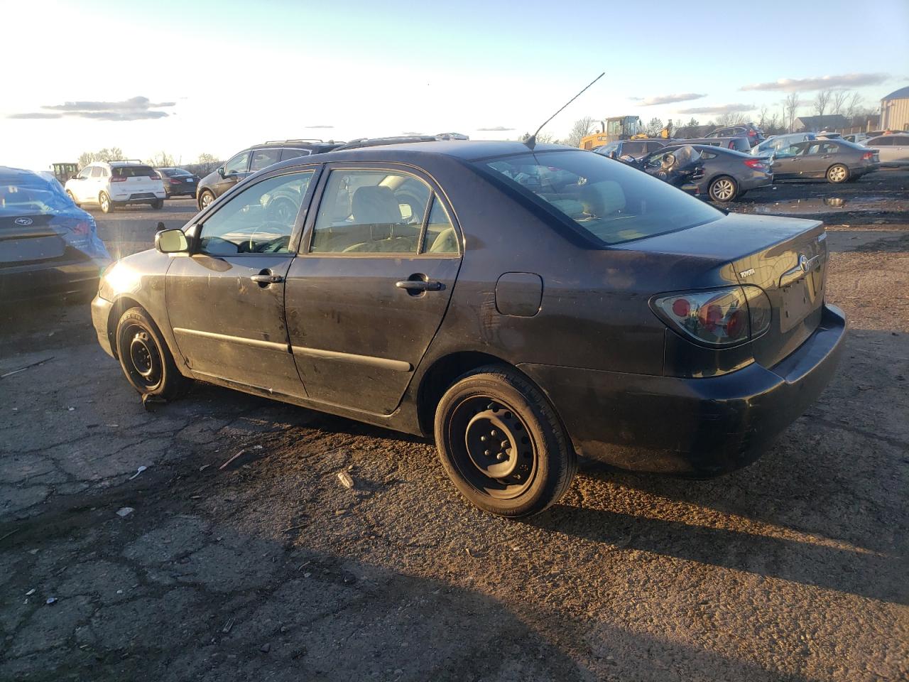 Image 2 of 2005 TOYOTA COROLLA CE 2005 with VIN 2T1BR32E35C360918