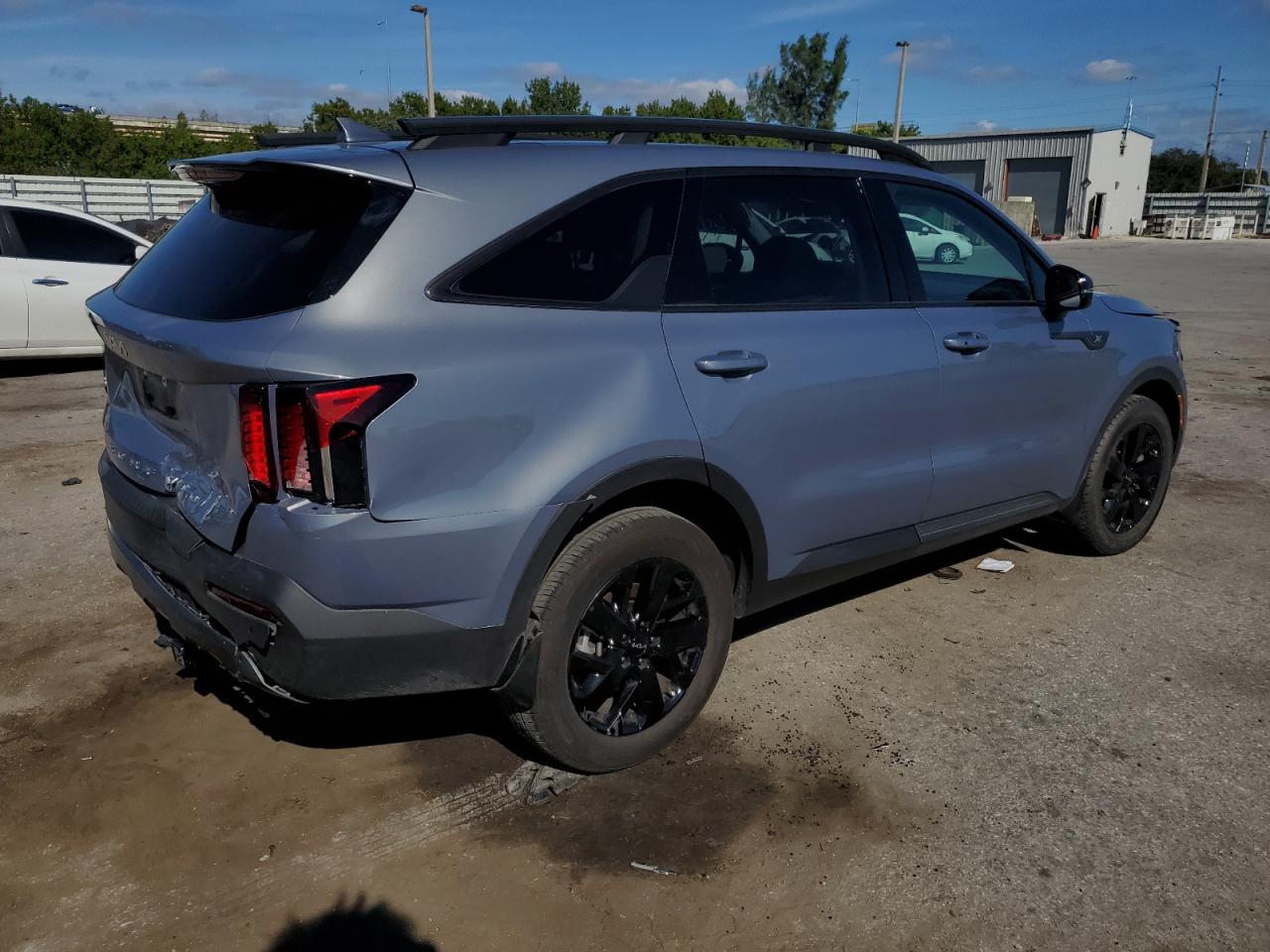 Image 3 of 2022 KIA SORENTO S 2022 with VIN 5XYRLDLC3NG124292