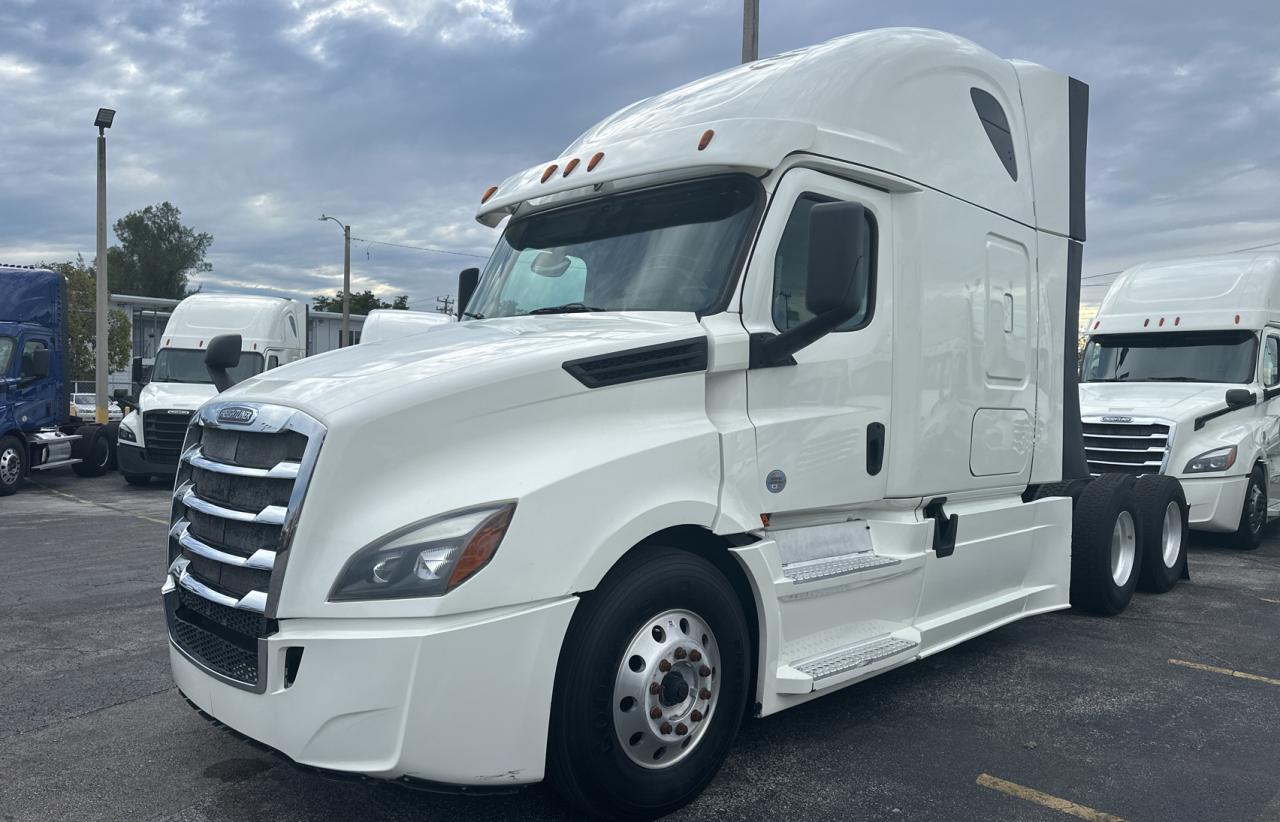Image 2 of 2018 FREIGHTLINER CASCADIA 126  2018 with VIN 3AKJHHDR3JSJZ5657