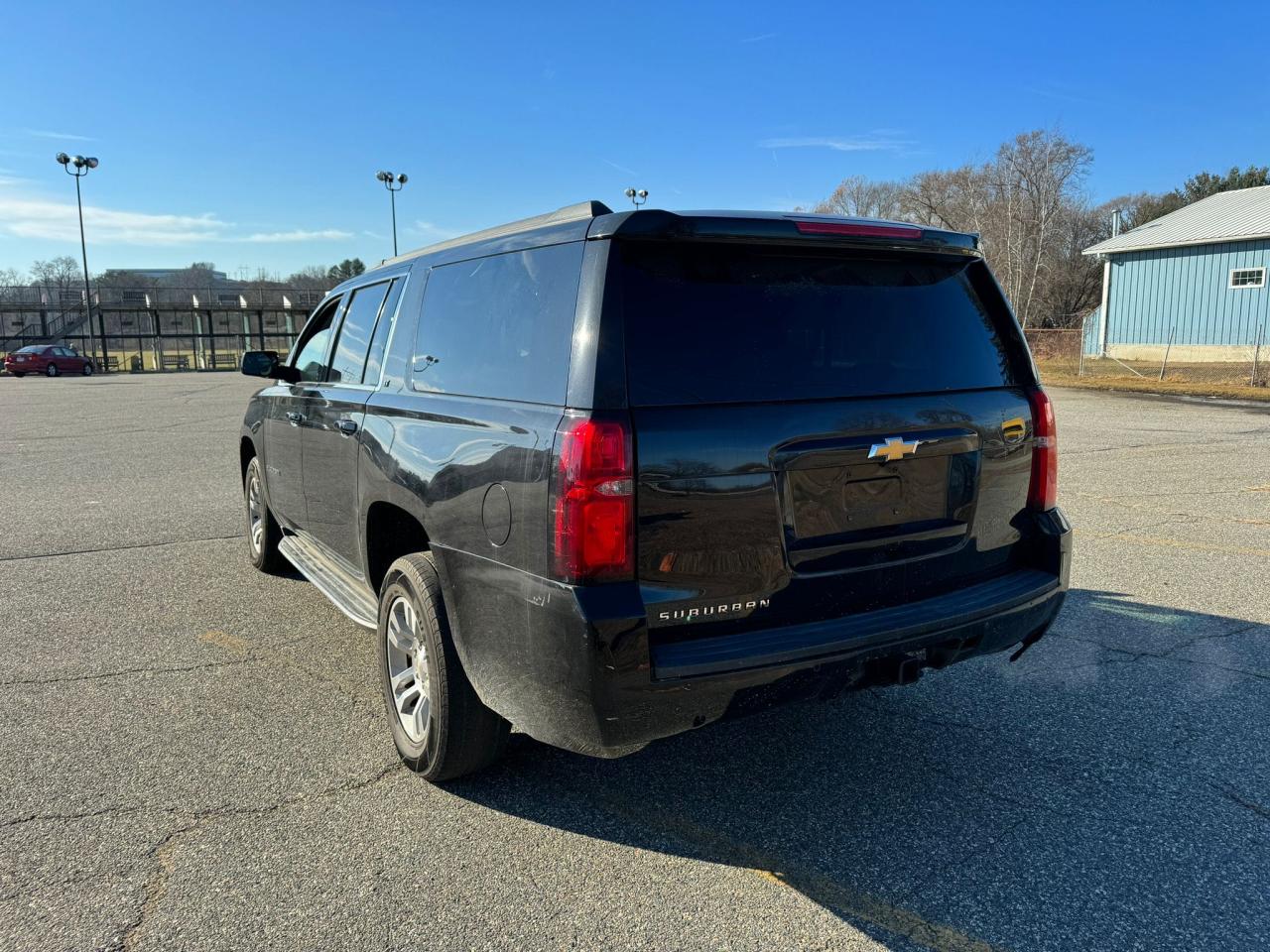 Изображение 3 2017 CHEVROLET SUBURBAN K1500 LT 2017 с VIN 1GNSKHKC4HR390981
