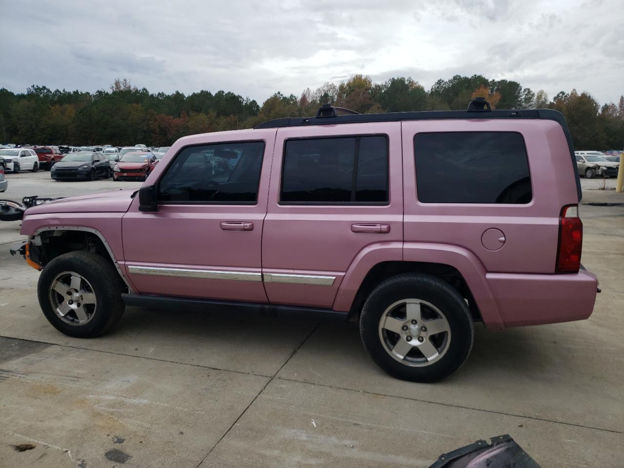 Image 2 of 2010 JEEP COMMANDER SPORT 2010 with VIN 1J4RG4GK2AC118157