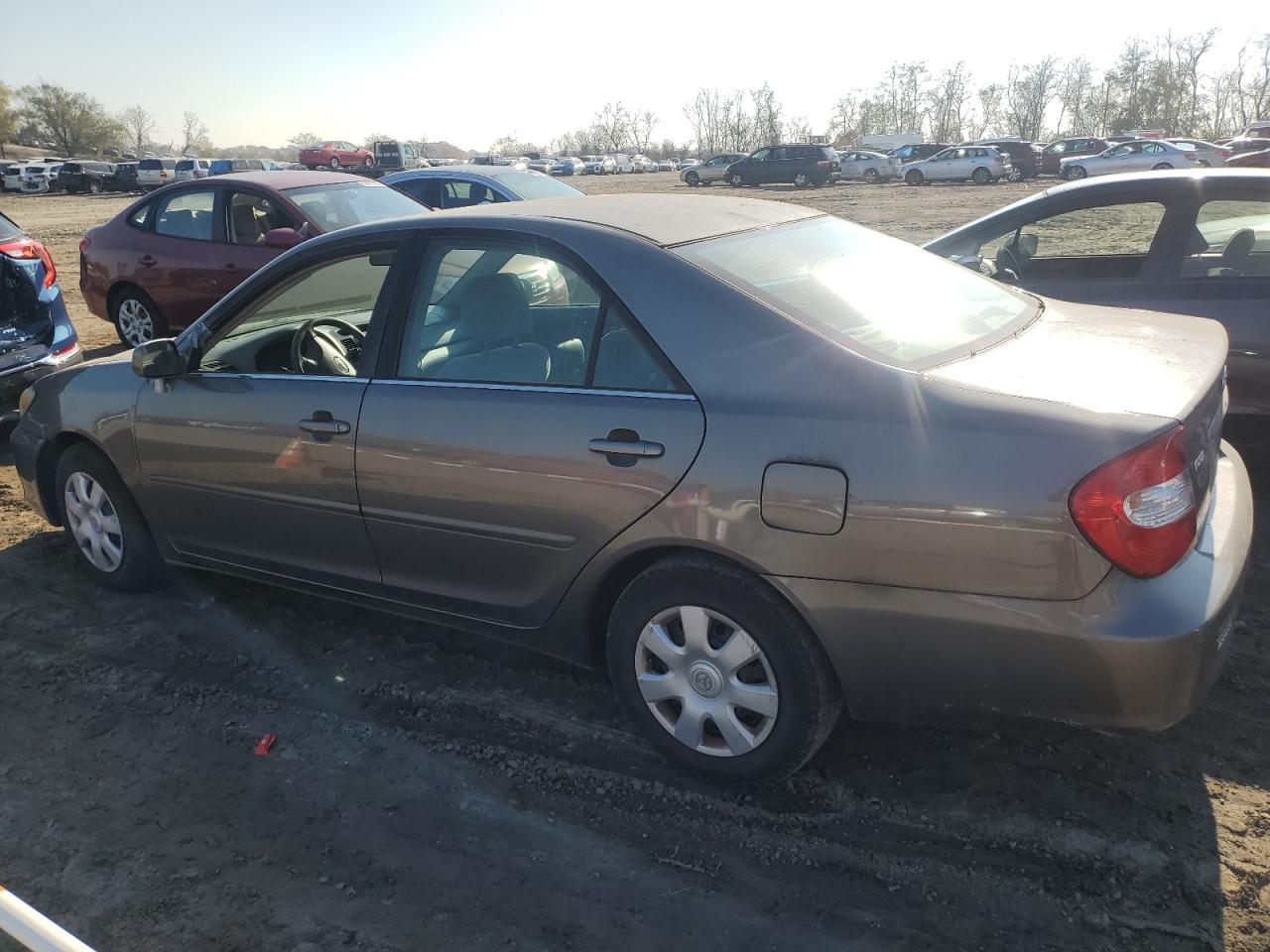 Image 2 of 2004 TOYOTA CAMRY LE 2004 with VIN 4T1BE30K44U883818