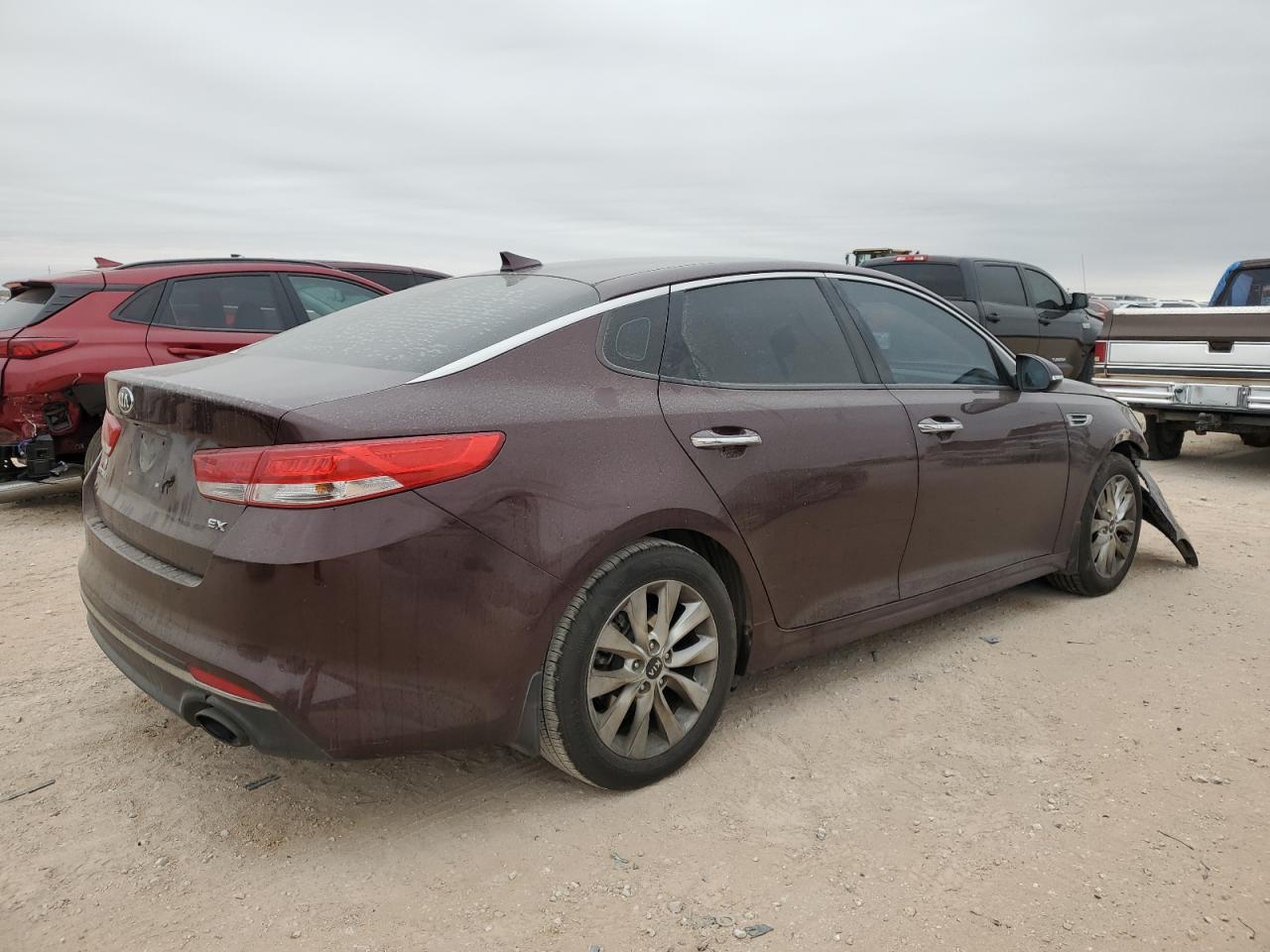 Image 3 of 2018 KIA OPTIMA EX 2018 with VIN 5XXGU4L38JG204965
