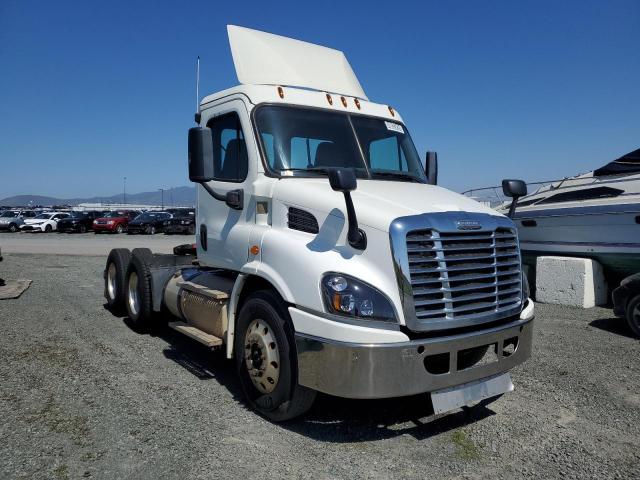 2015 FREIGHTLINER CASCADIA 113  2015 image