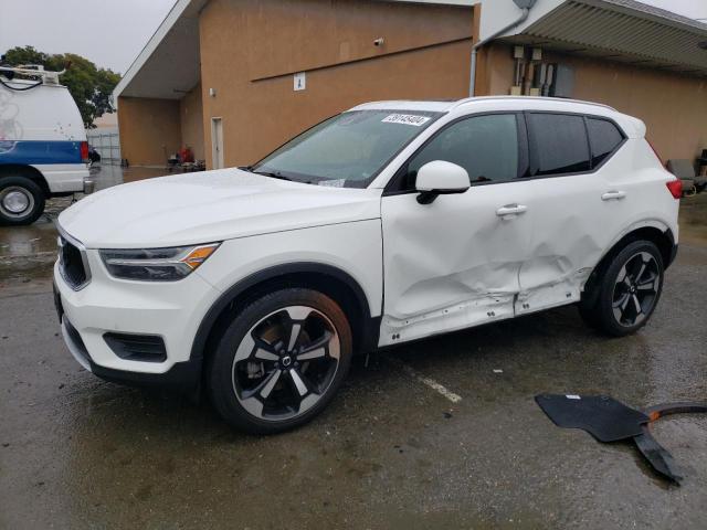 Изображение 1 2020 VOLVO XC40 T4 MOMENTUM 2020 с VIN YV4AC2HK9L2206047