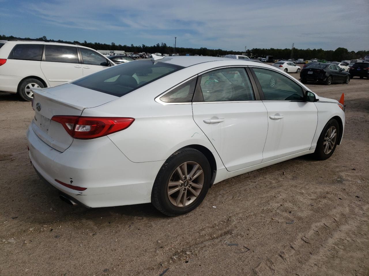 Image 3 of 2016 HYUNDAI SONATA SE 2016 with VIN 5NPE24AF7GH417655