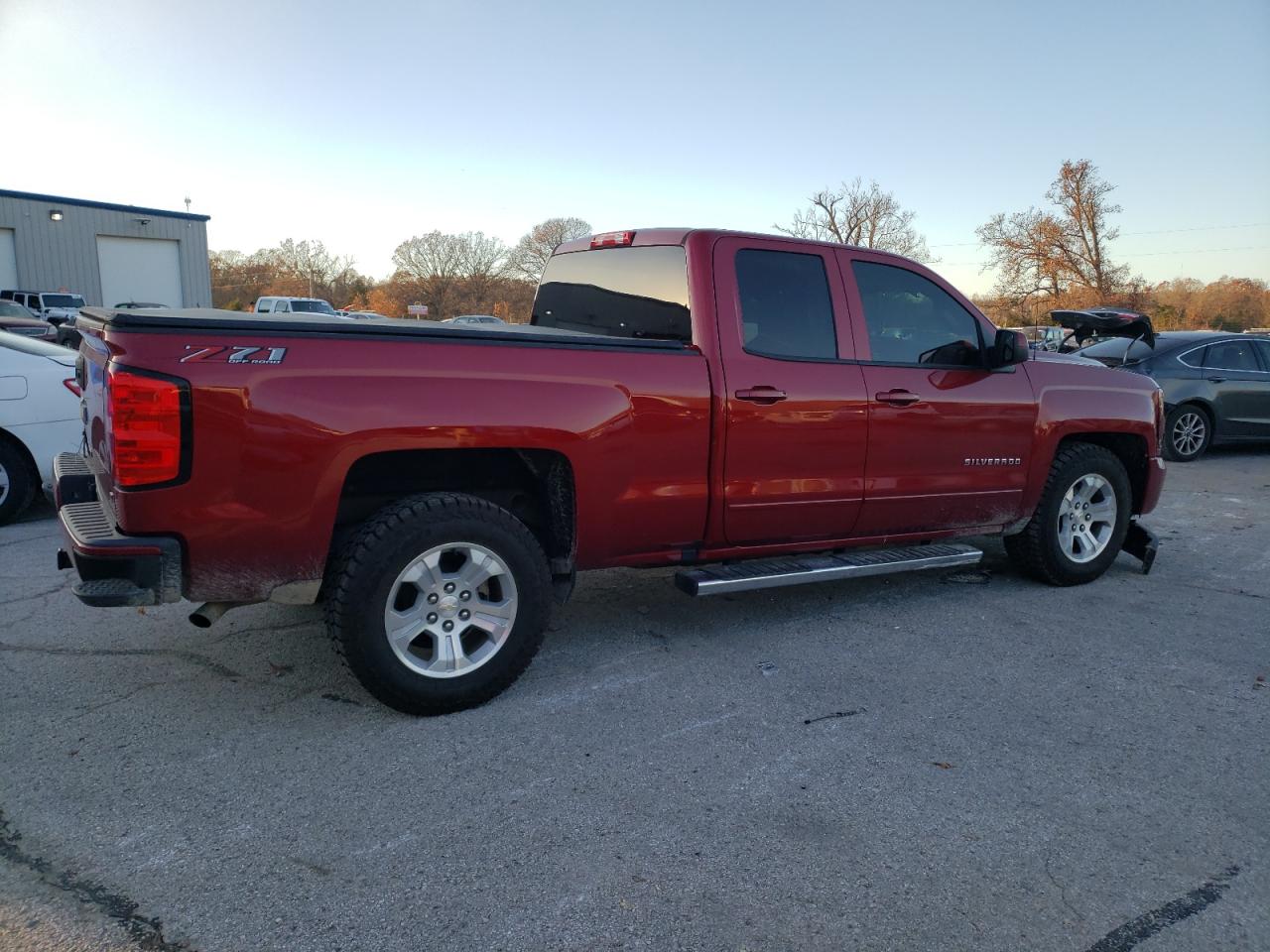 Изображение 3 2018 CHEVROLET SILVERADO K1500 LT 2018 с VIN 1GCVKREC1JZ196583