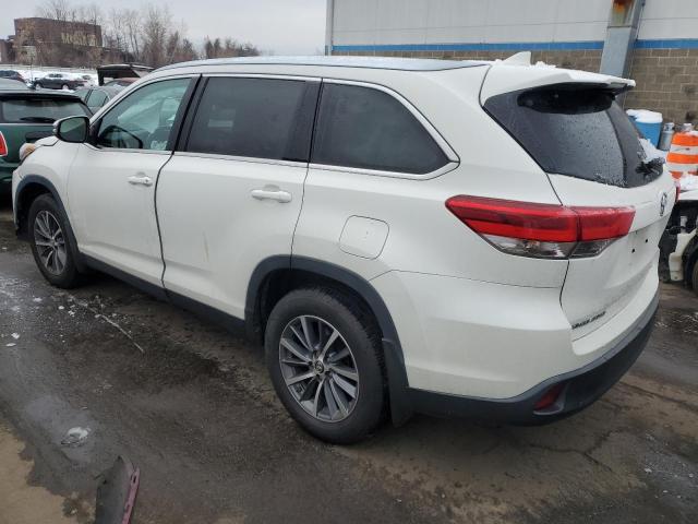 Image 2 of 2019 TOYOTA HIGHLANDER SE 2019 with VIN 5TDJZRFH8KS622065