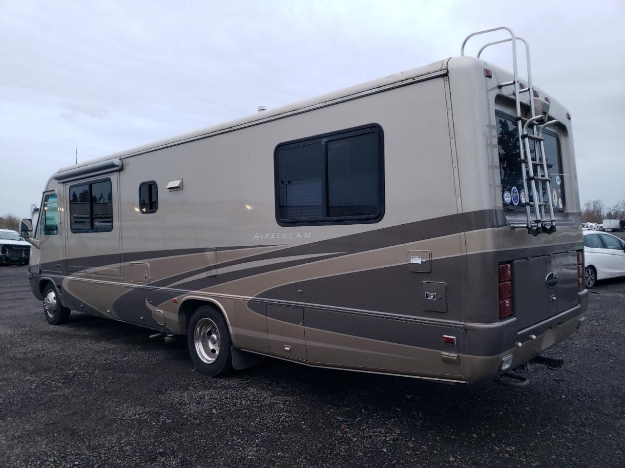 Image 3 of 2005 WORKHORSE CUSTOM CHASSIS MOTORHOME CHASSIS P3500 2005 with VIN 5B4LP57G053399514
