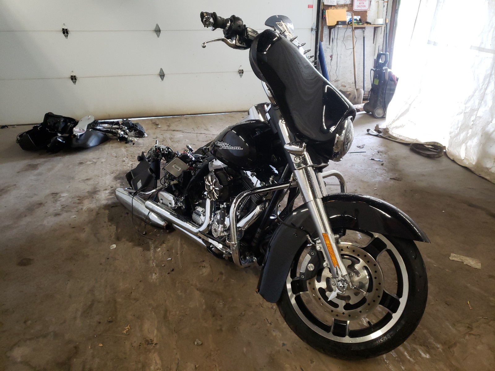 Изображение 1 Harley-Davidson Flhx Street Glide 2013 с VIN 1HD1KBM16DB630398