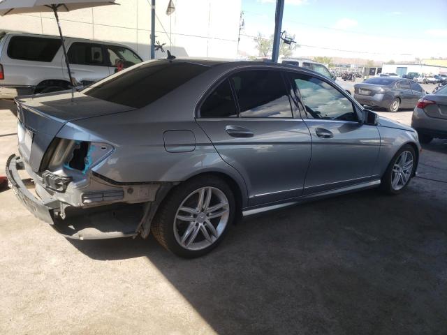Obraz 3 z 2014 MERCEDES-BENZ C 250 2014 z VIN WDDGF4HB6EA945908