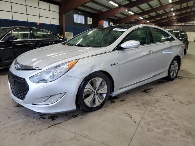 Image 1 of 2015 HYUNDAI SONATA HYBRID 2015 with VIN KMHEC4A42FA124761