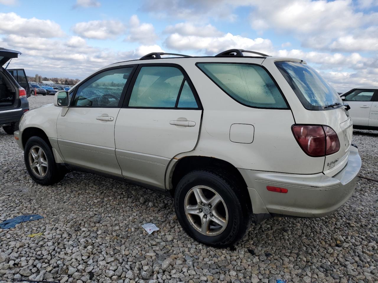 Image 2 of 2000 LEXUS RX 300 2000 with VIN JT6GF10U2Y0077039