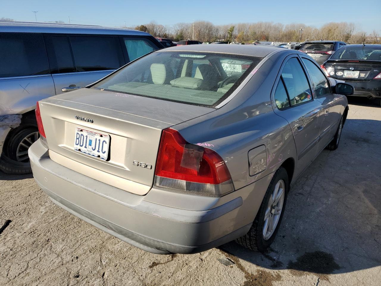 Image 3 of 2002 VOLVO S60  2002 with VIN YV1RS61R022159278