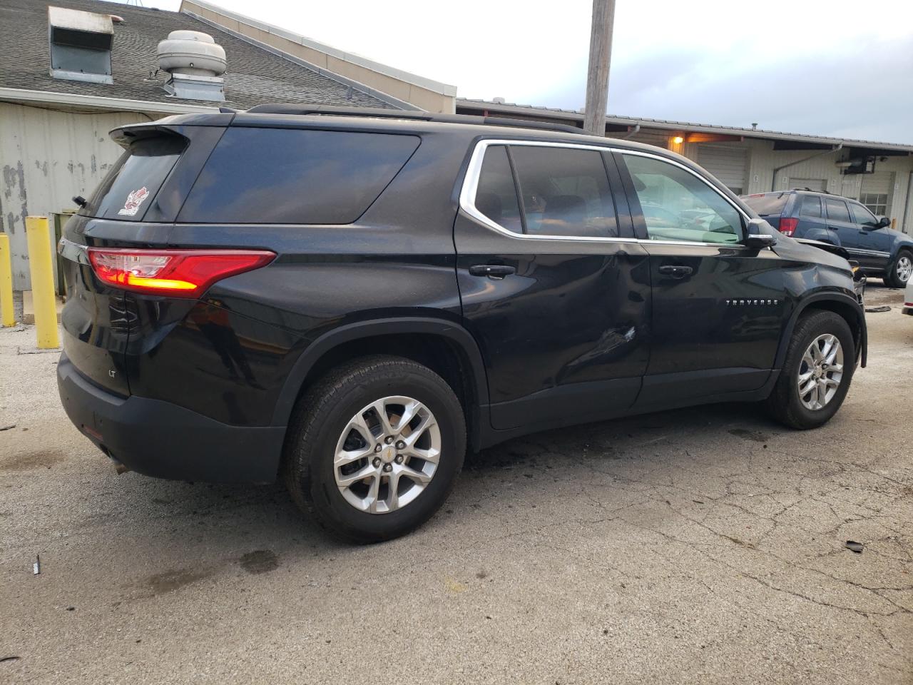 Obraz 3 z 2020 CHEVROLET TRAVERSE LT 2020 z VIN 1GNERGKW8LJ325099