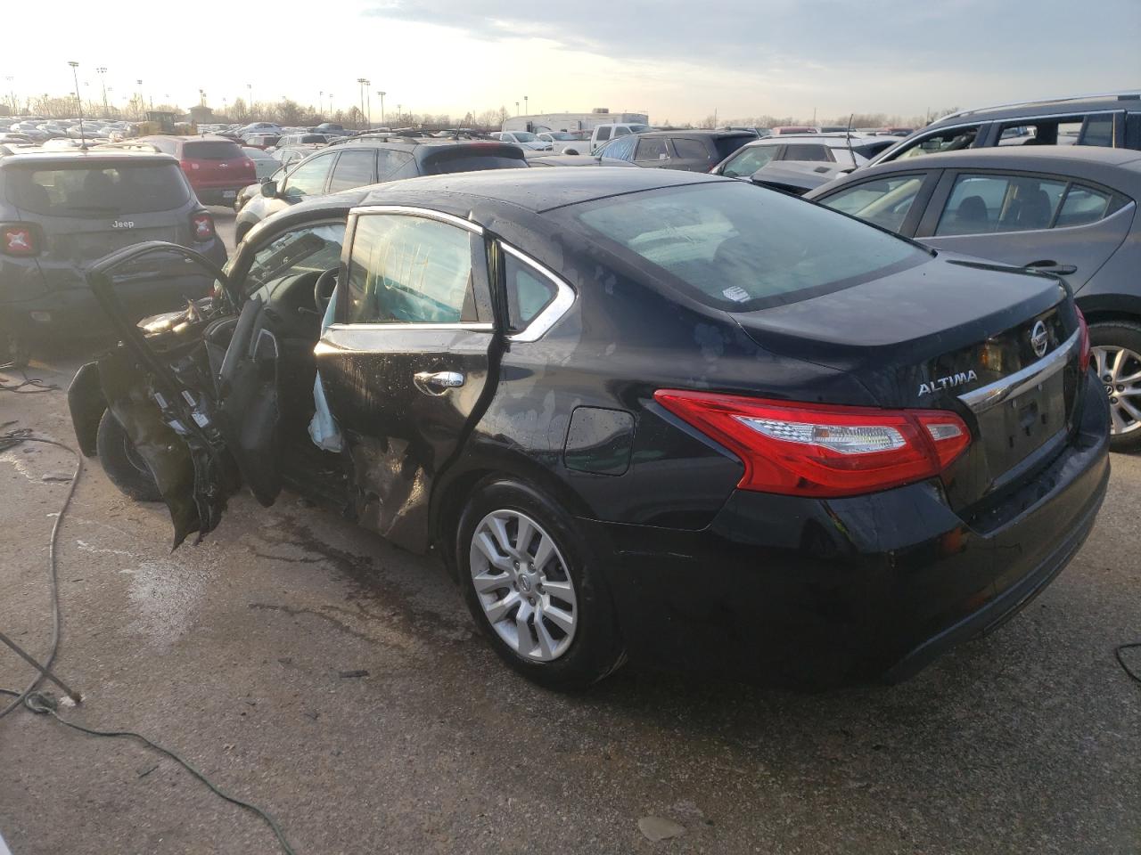 Image 2 of 2016 NISSAN ALTIMA 2.5 2016 with VIN 1N4AL3AP5GC227563