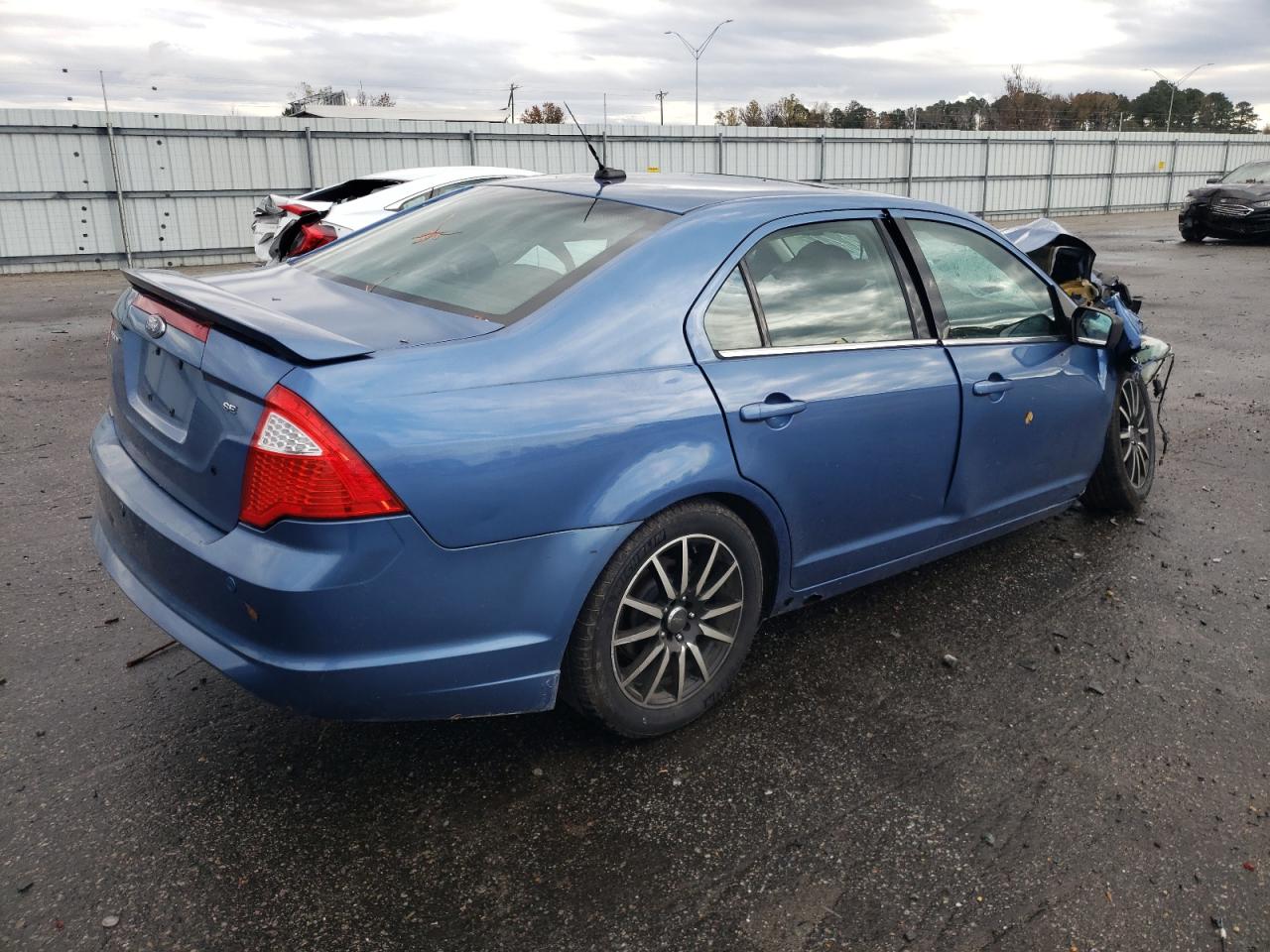 Obraz 3 z 2010 FORD FUSION SE 2010 z VIN 3FAHP0HA0AR147258
