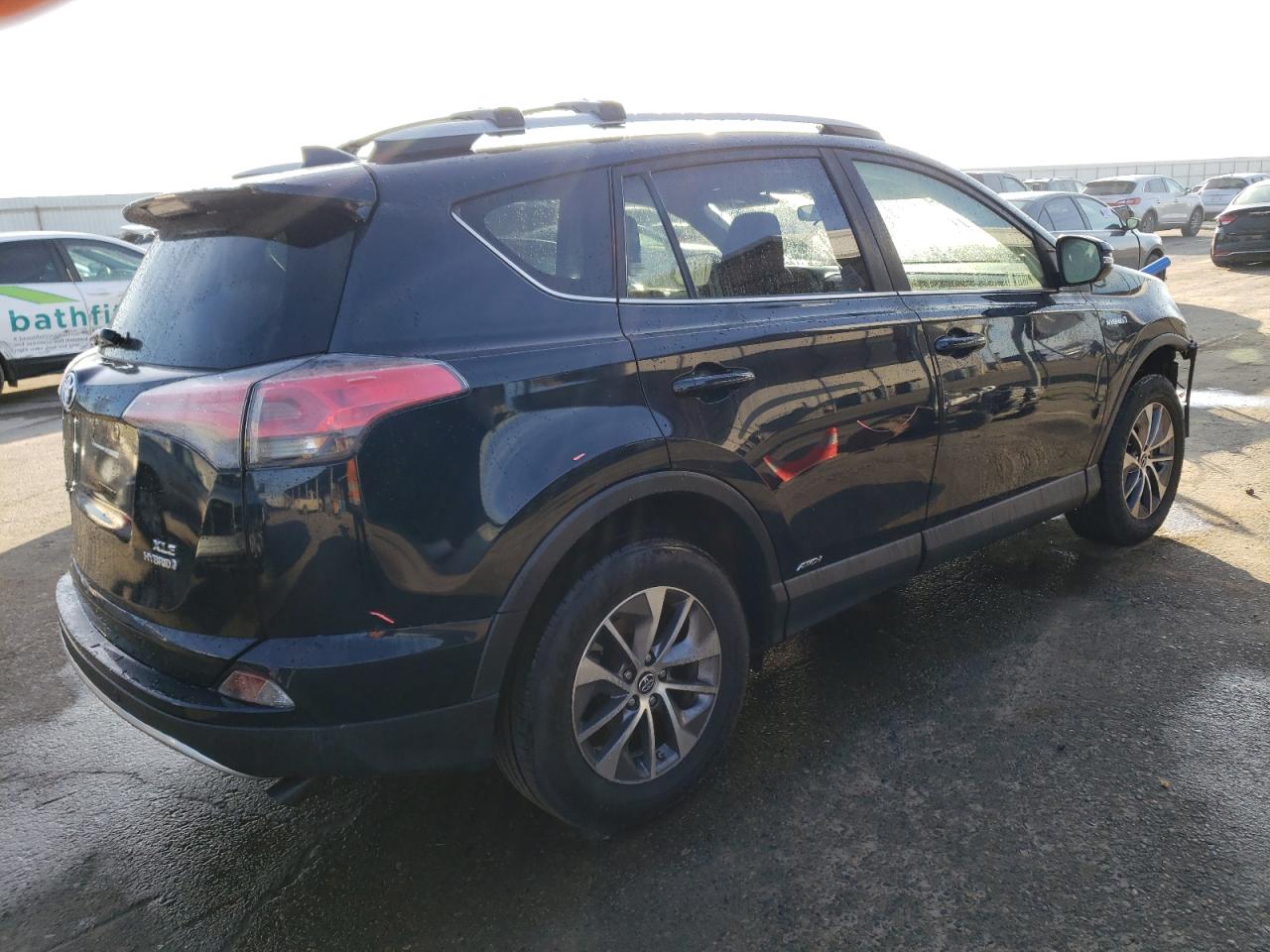 Изображение 3 2017 TOYOTA RAV4 HV LE 2017 с VIN JTMRJREV9HD076799