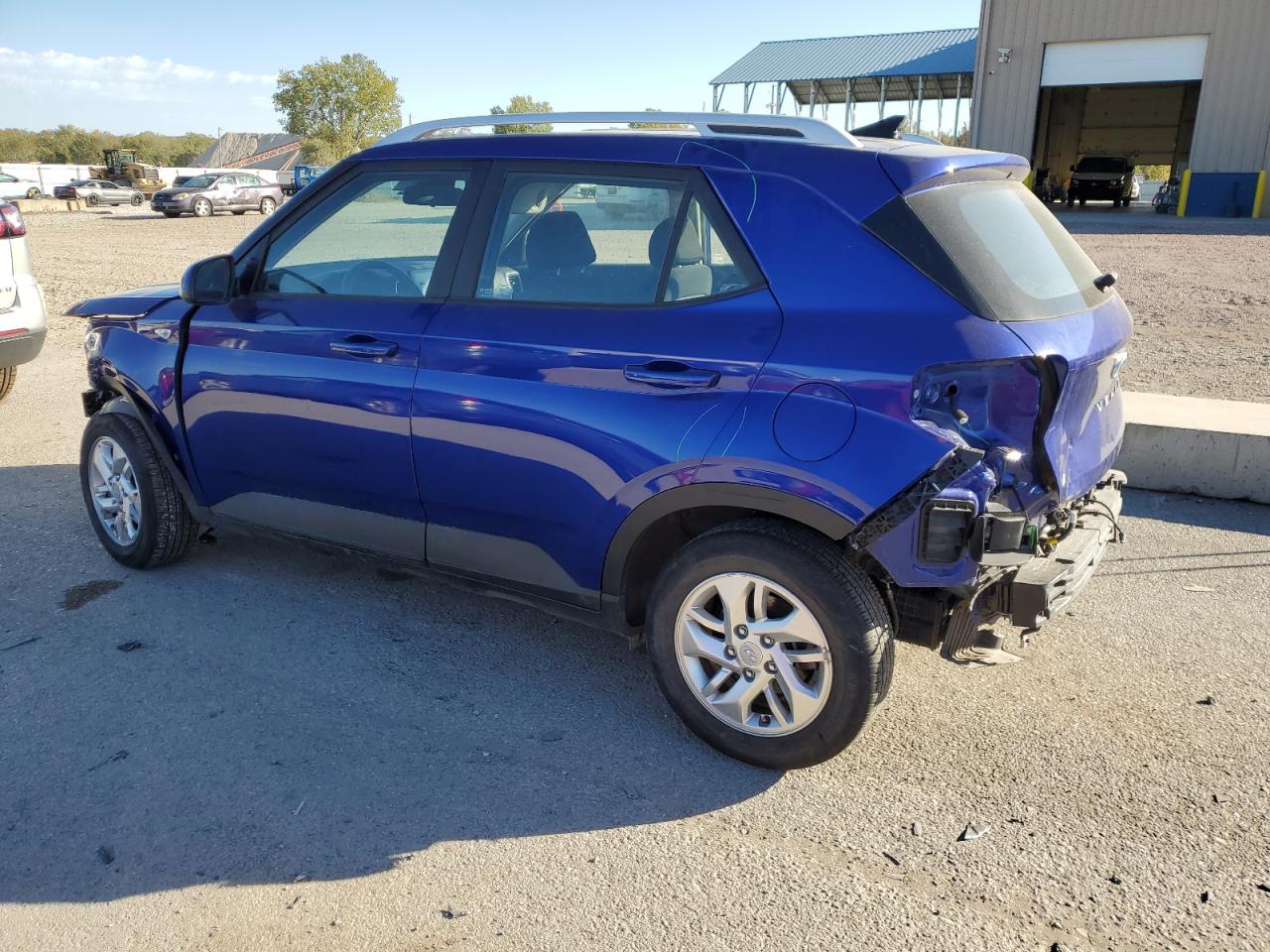 Image 2 of 2020 HYUNDAI VENUE SEL 2020 with VIN KMHRC8A34LU024901