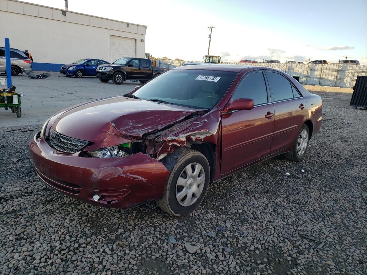 Obraz 1 z 2004 TOYOTA CAMRY LE 2004 z VIN 4T1BE32K34U303472