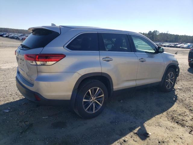 Image 3 of 2019 TOYOTA HIGHLANDER SE 2019 with VIN 5TDJZRFH6KS629970