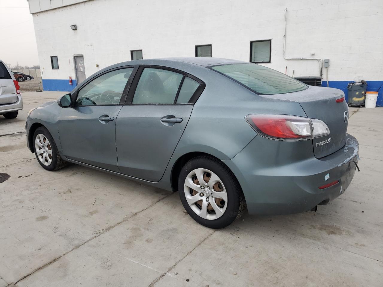 Image 2 of 2012 MAZDA 3 I 2012 with VIN JM1BL1UG1C1613207