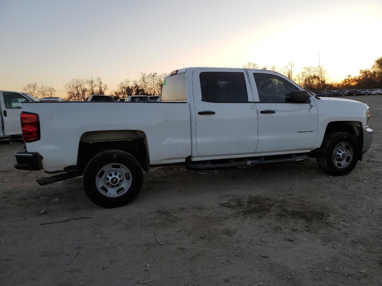 Image 3 of 2016 CHEVROLET SILVERADO K2500 HEAVY DUTY 2016 with VIN 1GC1KUEG8GF170545