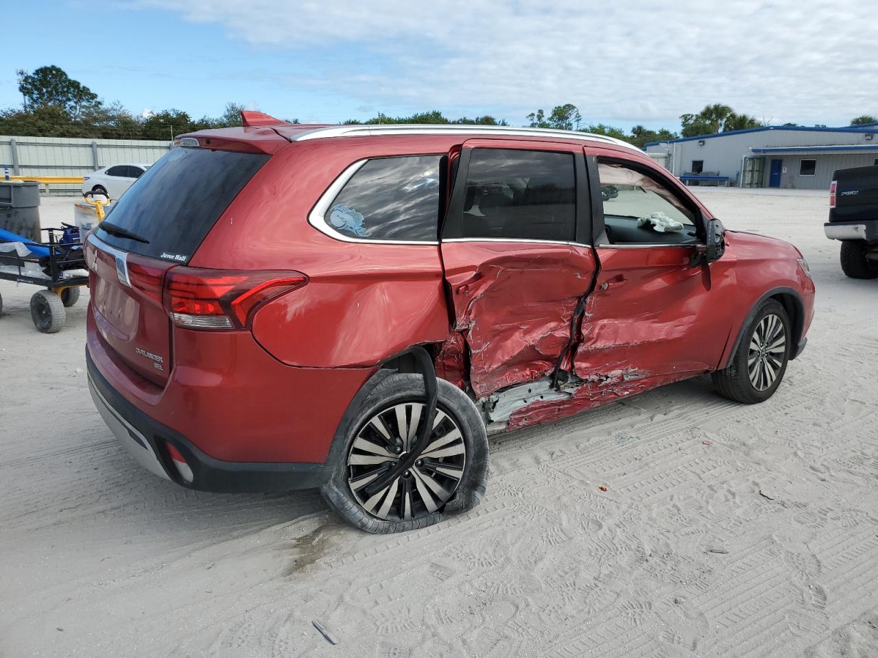 Изображение 3 2019 MITSUBISHI OUTLANDER SE 2019 с VIN JA4AZ3A35KZ022265