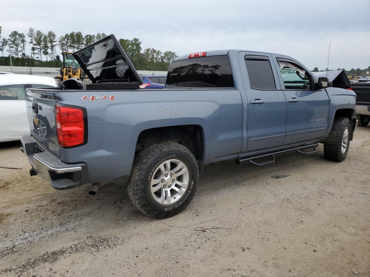 Изображение 3 2015 CHEVROLET SILVERADO K1500 LT 2015 с VIN 1GCVKREC0FZ418117