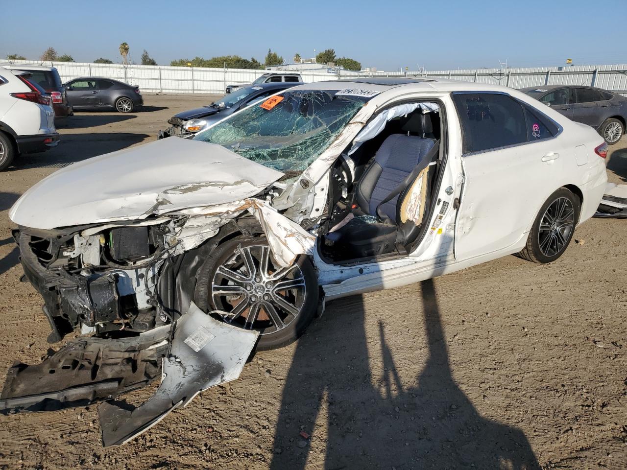 Image 1 of 2016 TOYOTA CAMRY LE 2016 with VIN 4T1BF1FKXGU142568