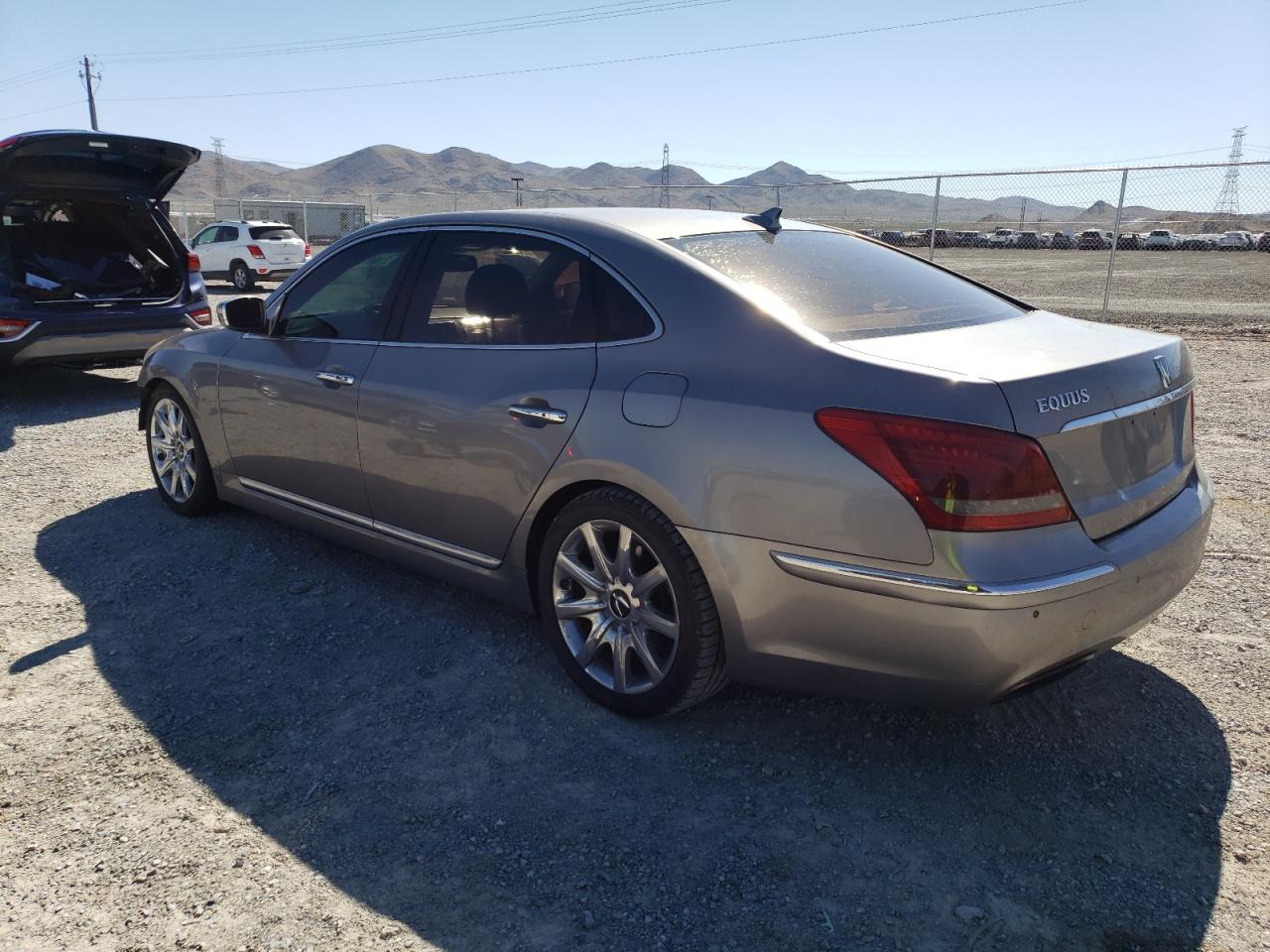 Obraz 2 z 2013 HYUNDAI EQUUS SIGNATURE 2013 z VIN KMHGH4JH8DU064381