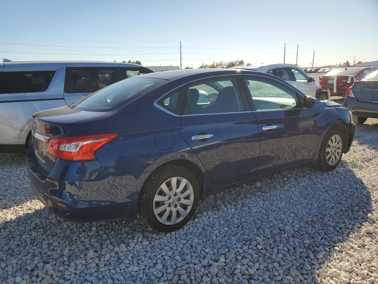 Obraz 3 z 2017 NISSAN SENTRA S 2017 z VIN 3N1AB7AP1HY255313