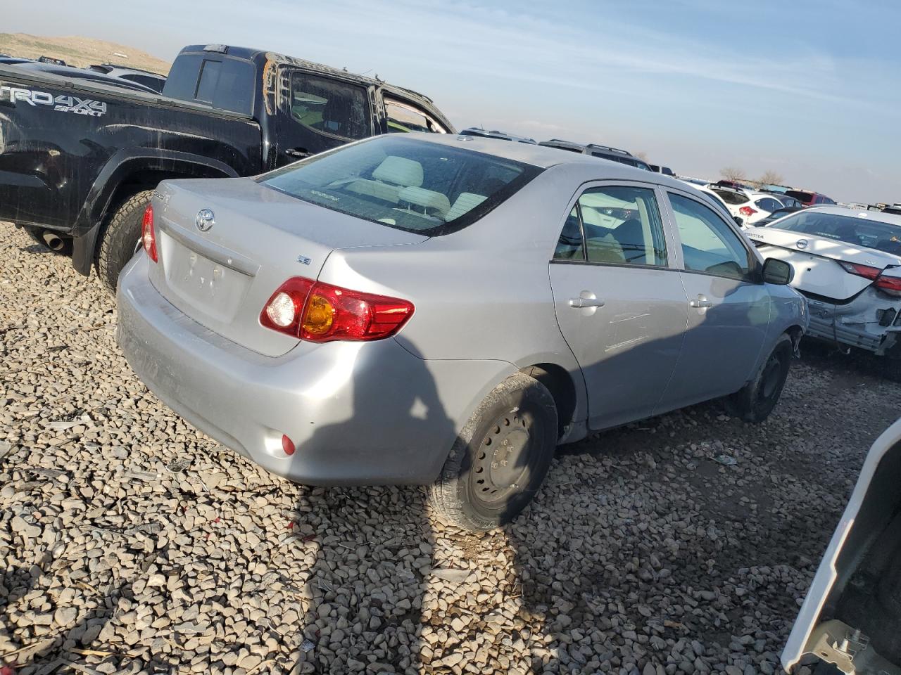 Изображение 3 2010 TOYOTA COROLLA BASE 2010 с VIN 1NXBU4EE7AZ198140
