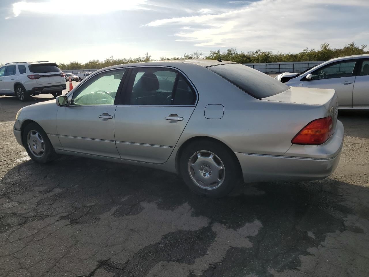 Obraz 2 z 2002 LEXUS LS 430 2002 z VIN JTHBN30F520081806