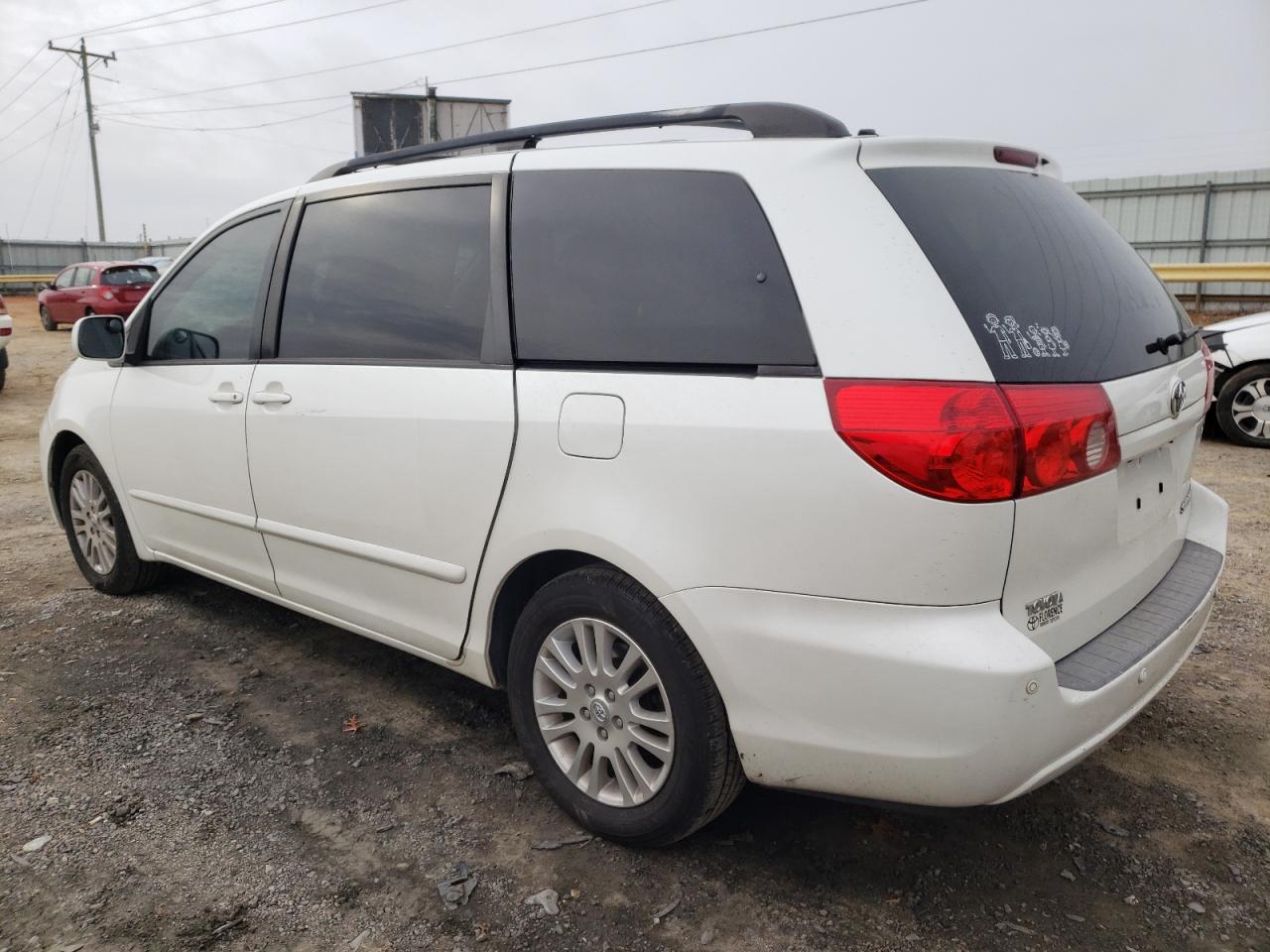 Image 2 of 2010 TOYOTA SIENNA XLE 2010 with VIN 5TDYK4CCXAS311444
