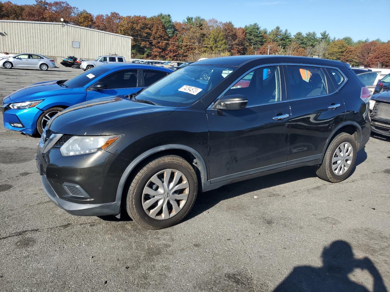 Image 1 of Nissan Rogue S 2015 with VIN KNMAT2MVXFP535415